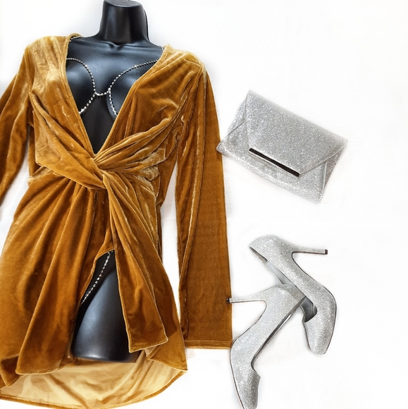 AKIRA Dresses & Skirts - Golden Outfit